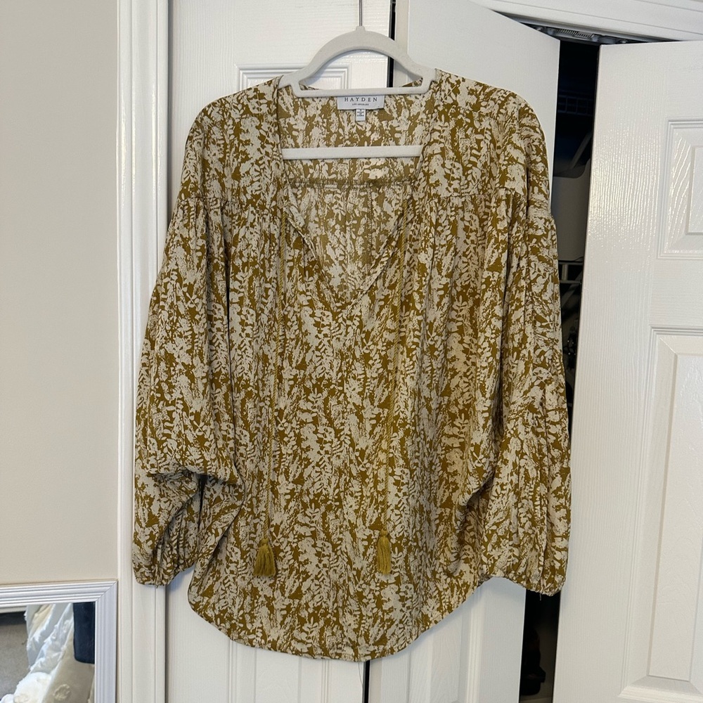 Hayden LA Flowy Blouse